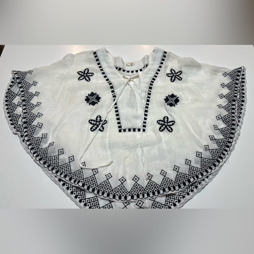 Love Riche Black and White Poncho
